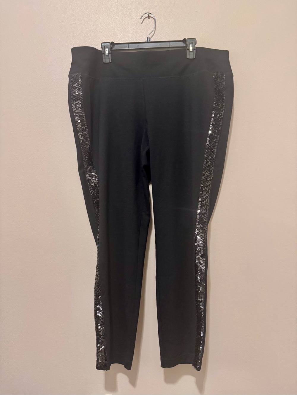 Two pair of leggings - Women